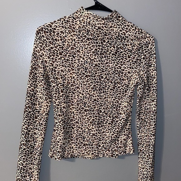 ⭐️HP⭐️ SHEIN Leopard Top - Picture 2 of 5